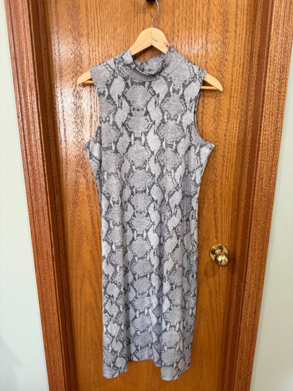 Banana Republic Gray Snakeskin Sleeveless Mock Neck Dress S